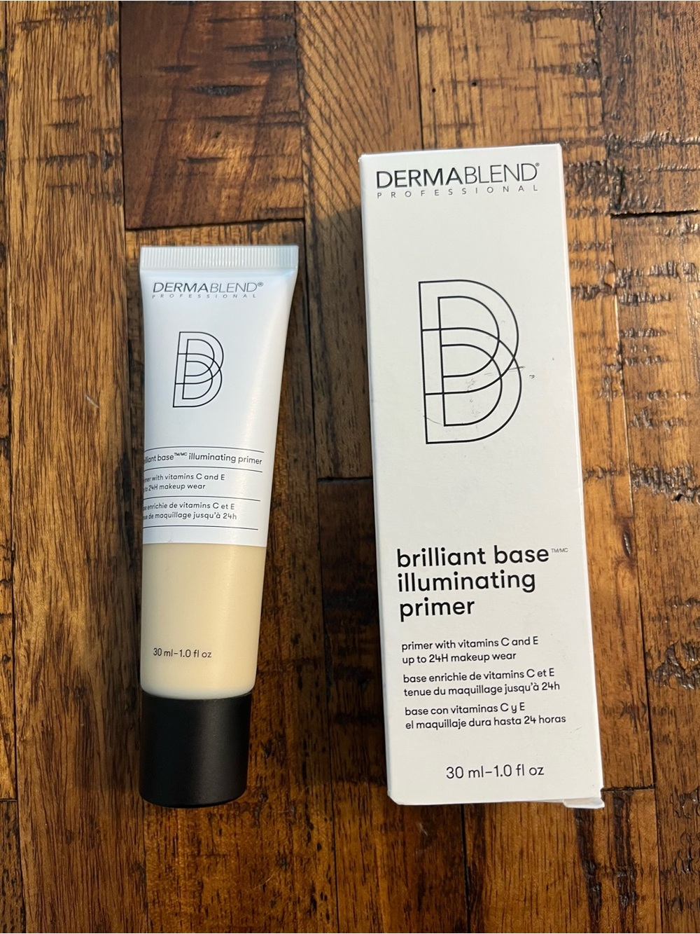 Dermablend Illuminating Primer - Cream/White Packaging